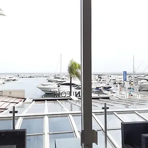  Apartment Front Port Line Sleeps 6